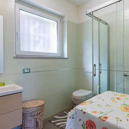 Vakantiehuis Carmen By Interhome Brissago-Valtravaglia